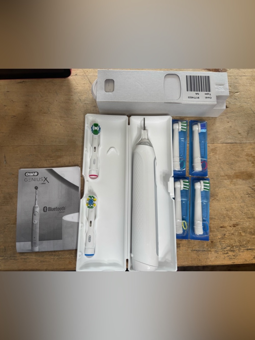 Oral-B GENIUS X Electric Toothbrush with 3 Oral-B Replacement Brush Heads